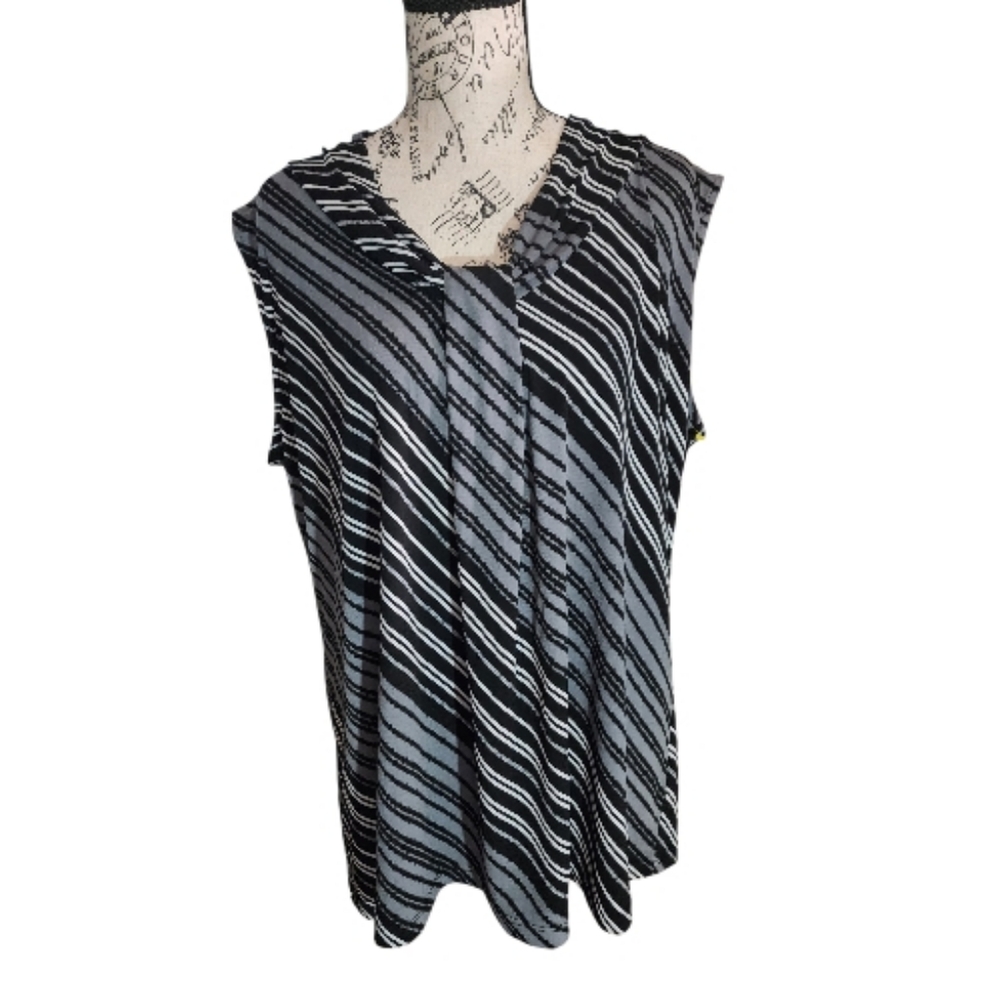 Dana Buchman Abstract Striped Pleated V-Neck Top, Size X-Large
